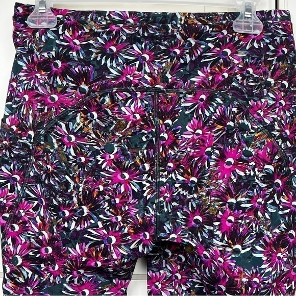 EUC Lululemon | Swift Speed High-Rise Crop 21" Size 8 - Picture 10 of 11